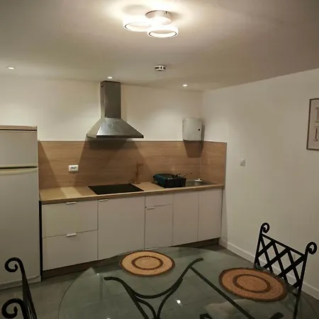 Cosy Indépendant Avec Jardin Privé