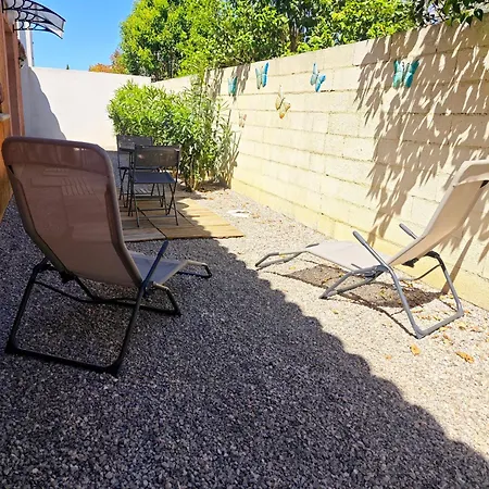 Apartamento Cosy Indépendant Avec Jardin Privé Saint-Laurent-dʼAigouze